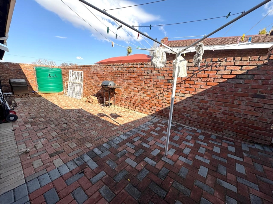 To Let 3 Bedroom Property for Rent in Riebeeckstad Free State